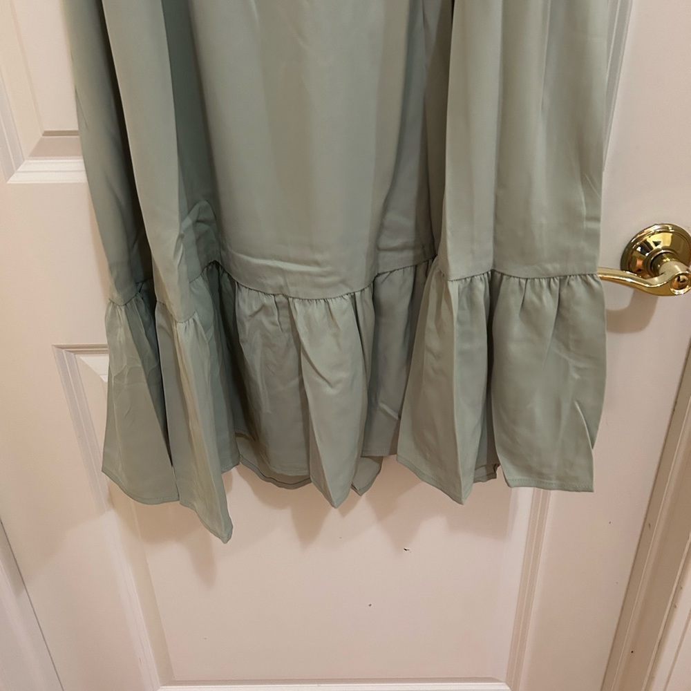 Elegant Green Long Sleeve Dress - Picture 7 of 11